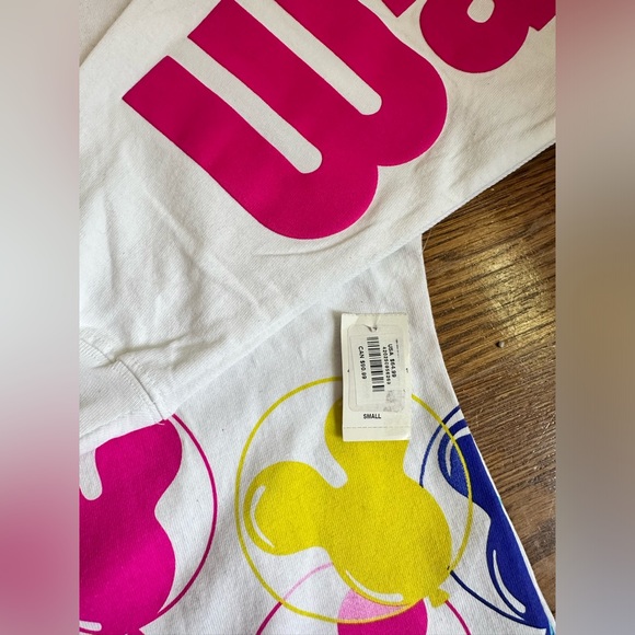 Walt Disney World Mickey Balloon Spirit Jersey Small NWT - Picture 2 of 3